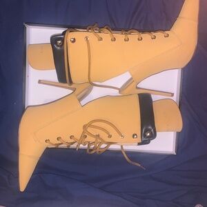AZALEA WANG XIOMARA YELLOW LACE UP STILETTO BOOTIE - 9